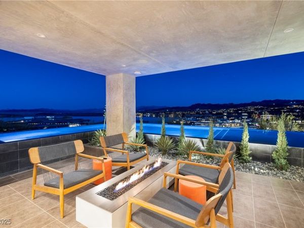 32 Highland Cove Lane, Henderson, NV 89011