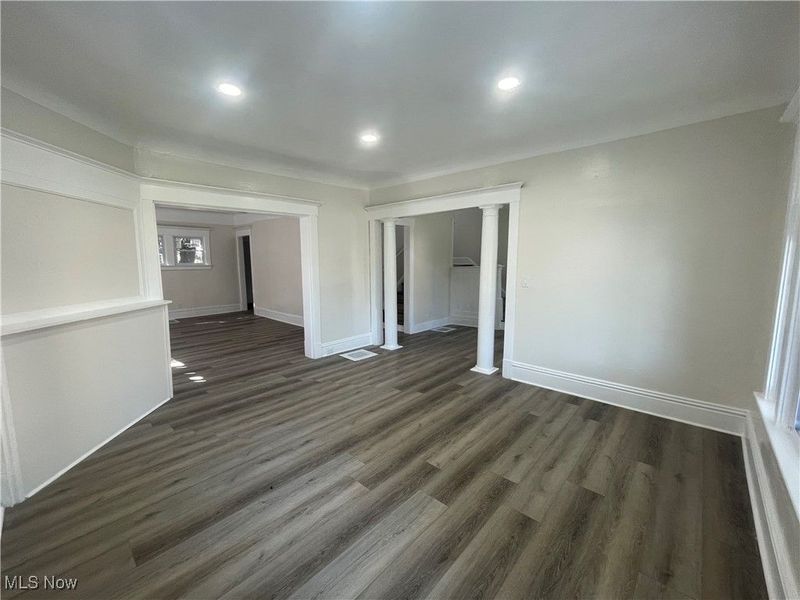 10404 South Boulevard, Cleveland, OH 44108 Photo 11