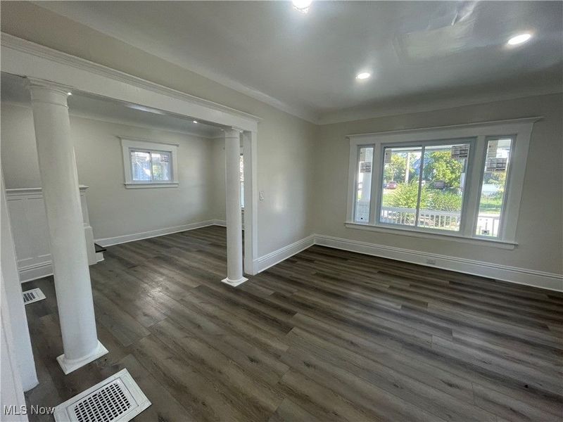 10404 South Boulevard, Cleveland, OH 44108 Photo 13