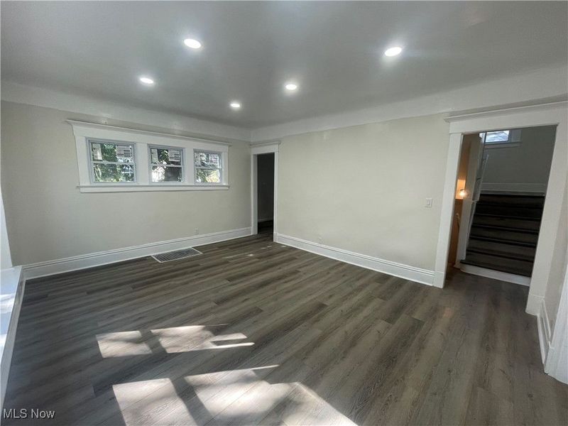 10404 South Boulevard, Cleveland, OH 44108 Photo 14