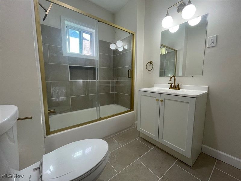 10404 South Boulevard, Cleveland, OH 44108 Photo 17