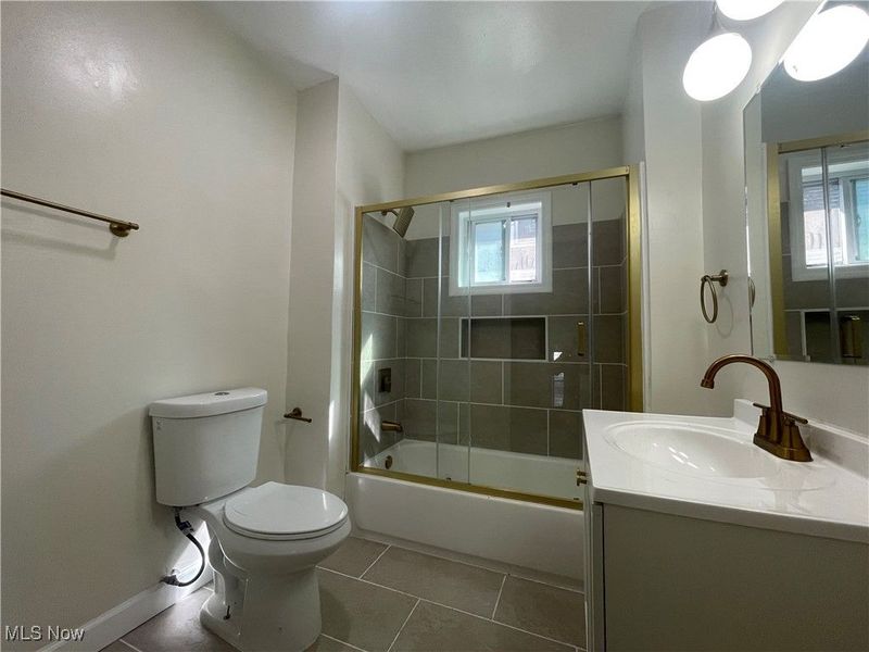 10404 South Boulevard, Cleveland, OH 44108 Photo 18