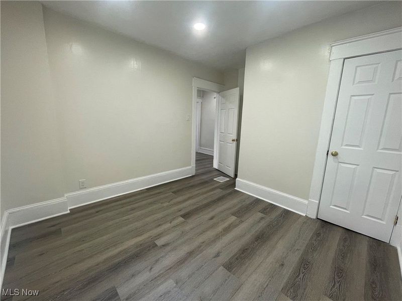 10404 South Boulevard, Cleveland, OH 44108 Photo 19