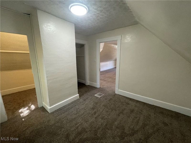 10404 South Boulevard, Cleveland, OH 44108 Photo 35