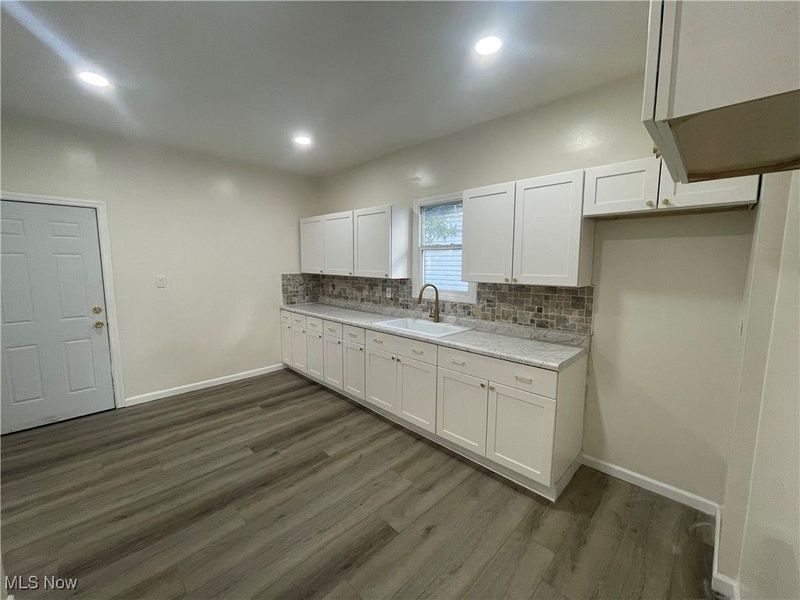 10404 South Boulevard, Cleveland, OH 44108 Photo 8