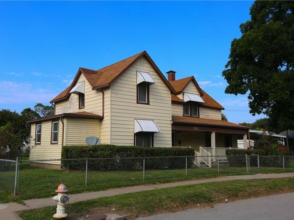 715 W Valley Street, St Joseph, MO 64504