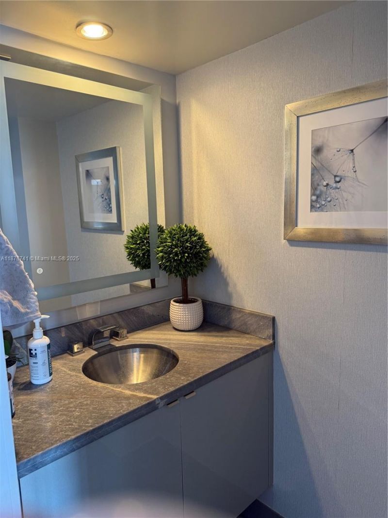 151 SE 15th Rd, Unit 2703, Miami, FL 33129 Photo