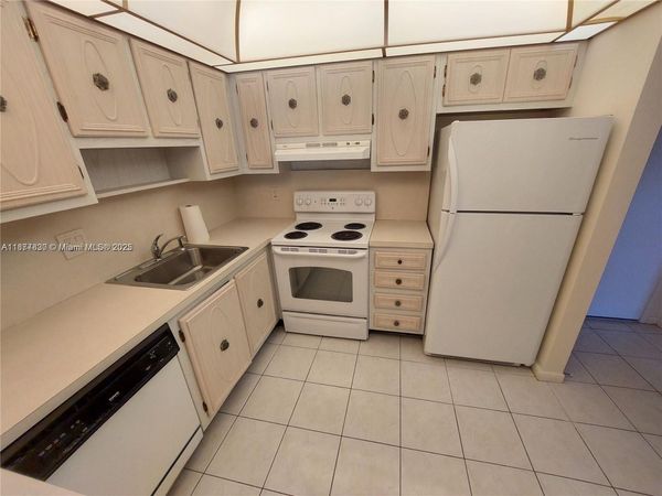 257 S Cypress Rd, Unit 438, Pompano Beach, FL 33060