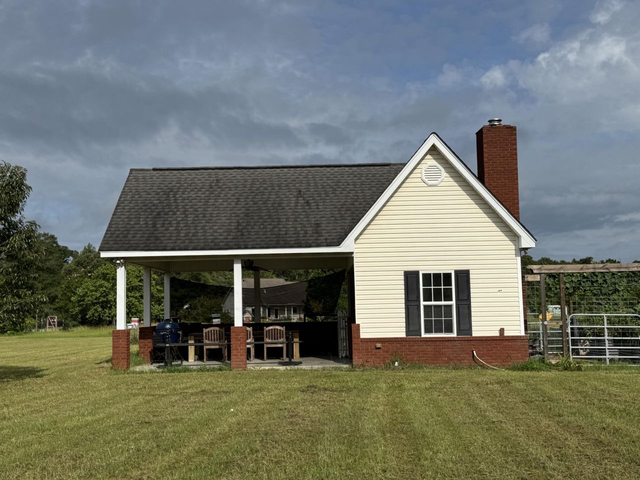 195 Sandy Springs Circle Photo 4