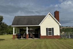 195 Sandy Springs Circle photo 4