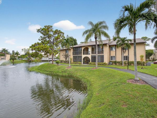 340 Pine Ridge Circle, Unit B-2, Greenacres, FL 33463