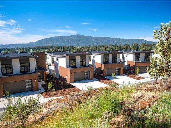 1220 Manzanita Pl, Unit 102, Nanaimo, BC V9T 0L7