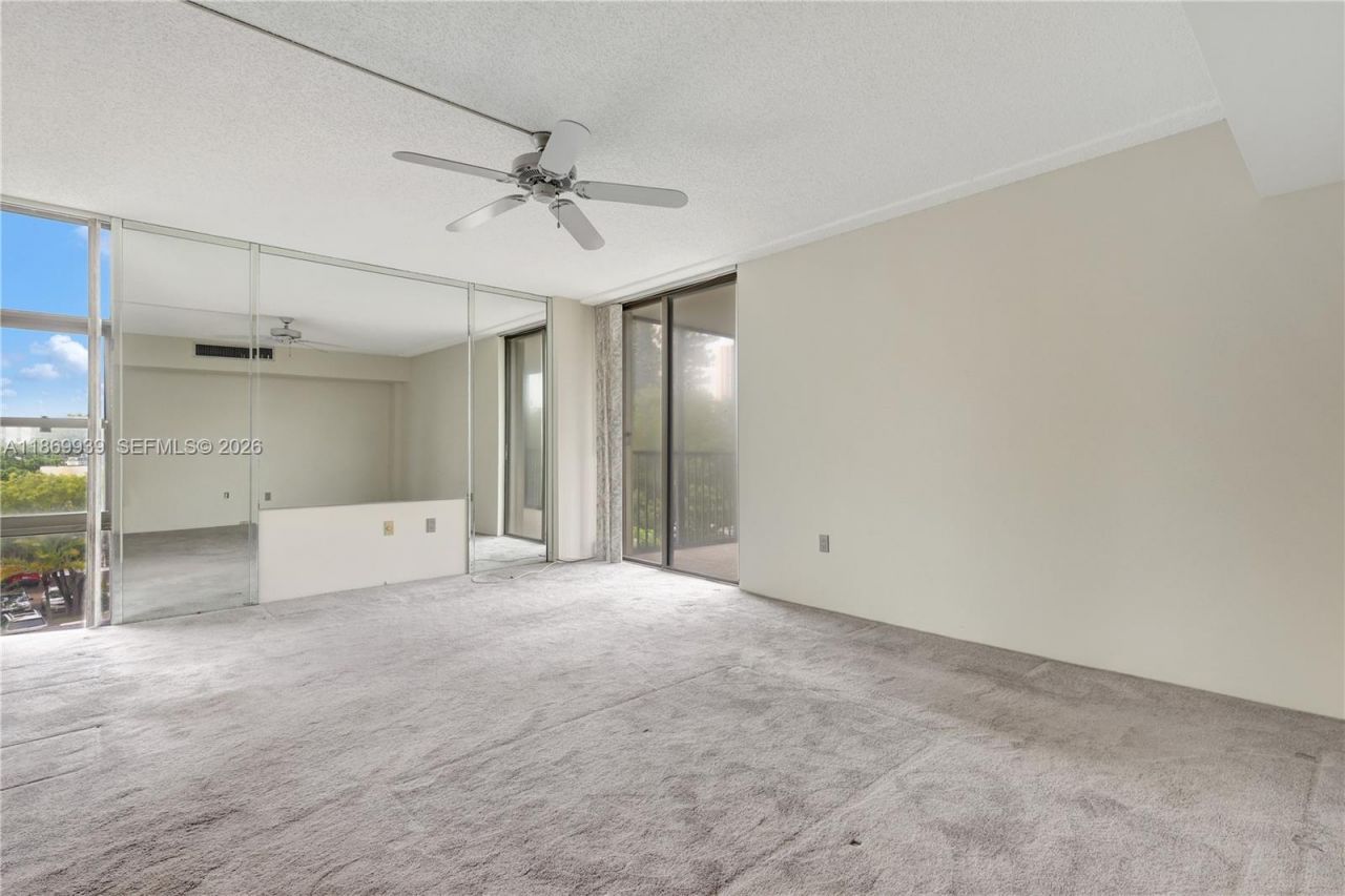 20100 W Country Club Dr, Unit 405, Aventura, FL 33180 Photo