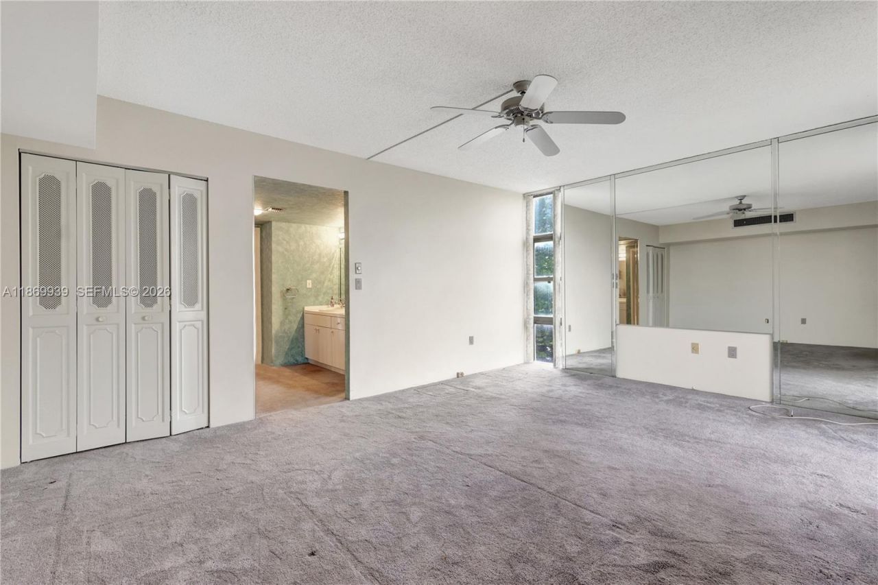 20100 W Country Club Dr, Unit 405, Aventura, FL 33180 Photo