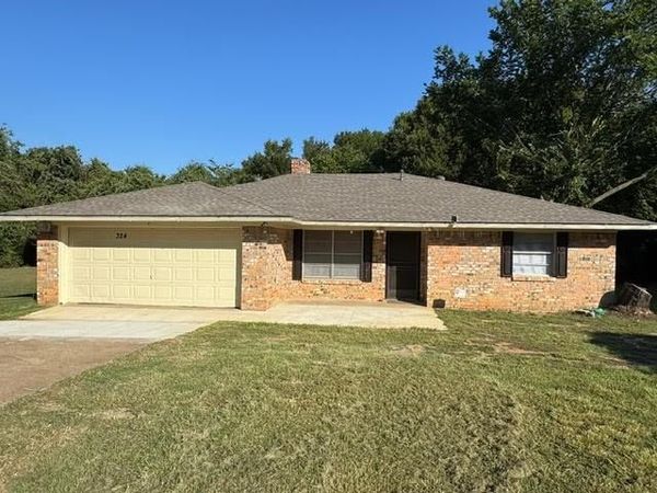 324 Oakwood Circle, Shady Shores, TX 76208