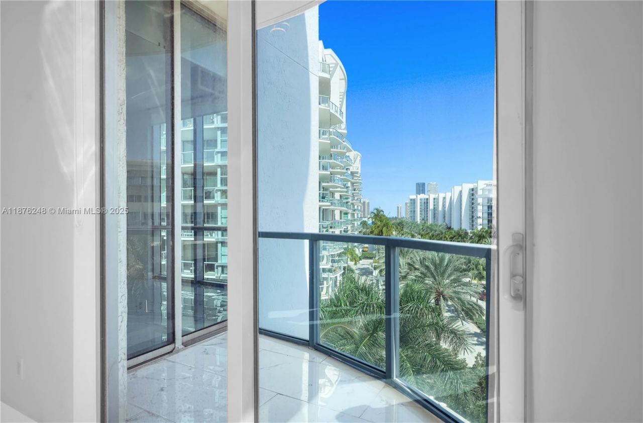 3029 NE 188th St, Unit 625, Aventura, FL 33180 Photo