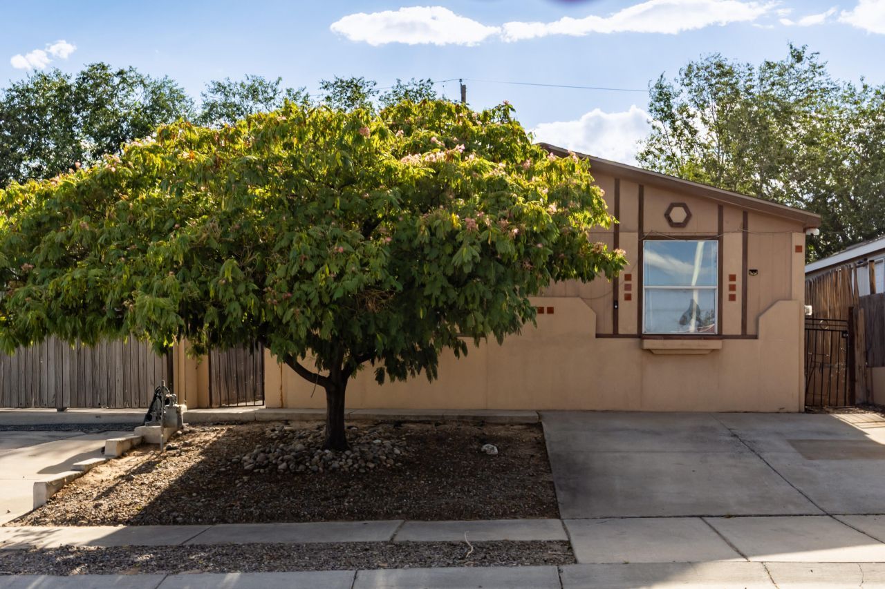 209 Westcourt Place Nw, Albuquerque, NM 87105 Main Photo