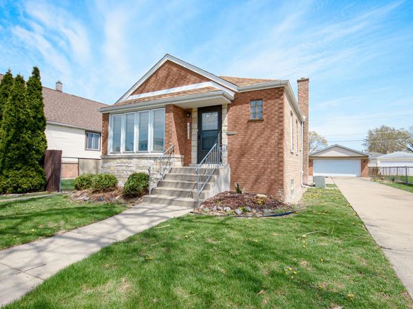 5533 S Menard Avenue, Chicago, IL 60638