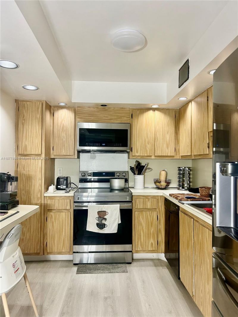 20860 San Simeon Way, Unit 404-6, Miami, FL 33179 Photo