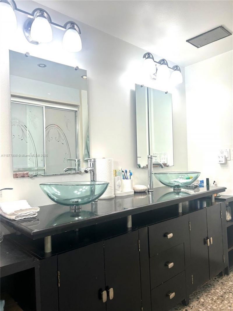 20860 San Simeon Way, Unit 404-6, Miami, FL 33179 Photo