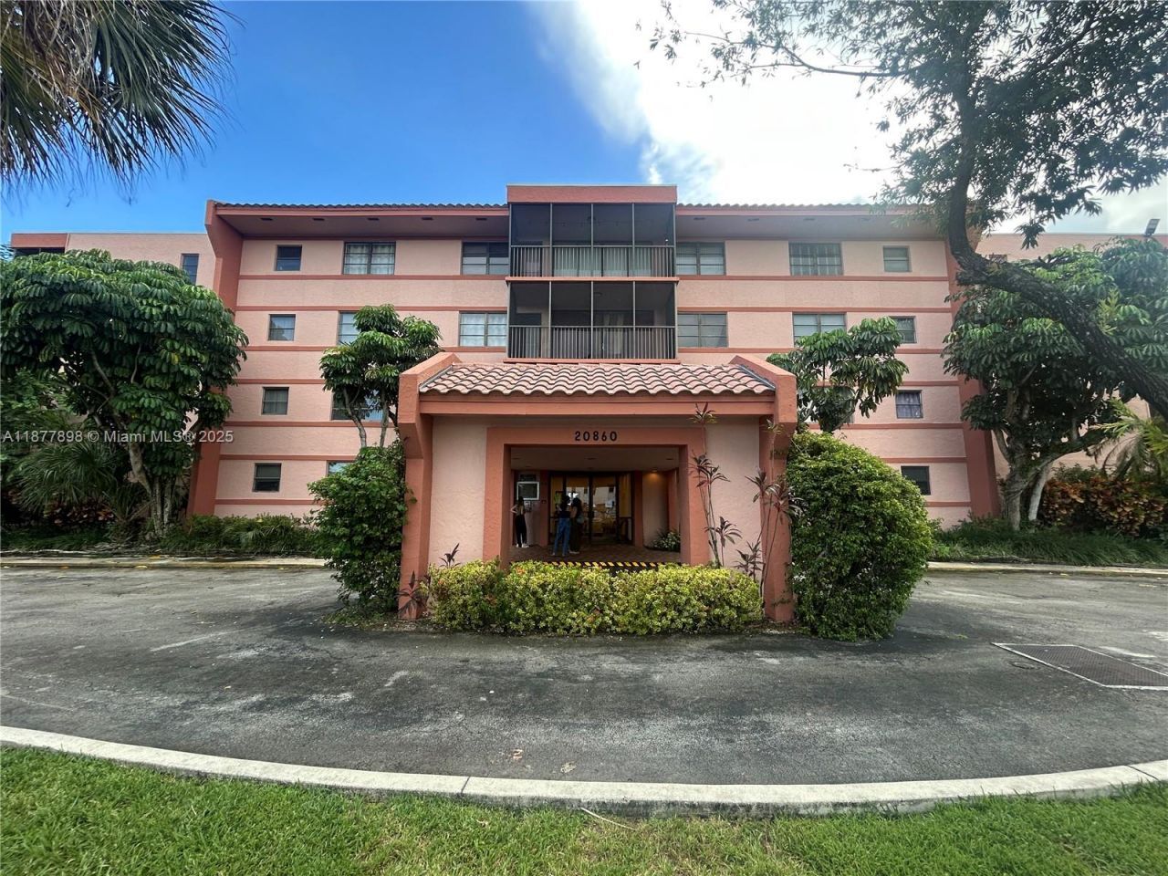 20860 San Simeon Way, Unit 404-6, Miami, FL 33179 Photo
