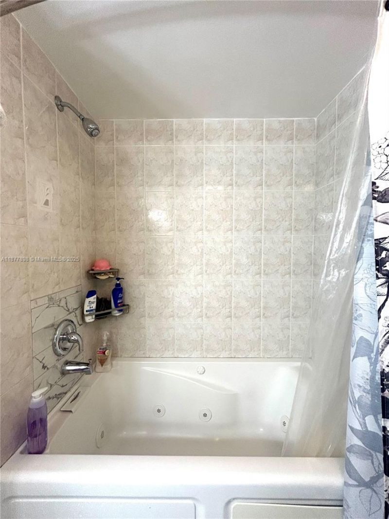 20860 San Simeon Way, Unit 404-6, Miami, FL 33179 Photo