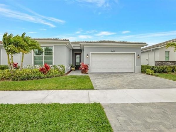 10407 SW Aquila Way, Port St Lucie, FL 34987