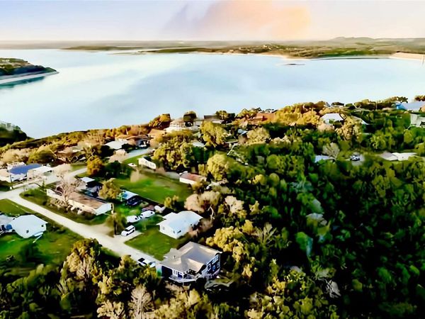 1353 TRAIL PASS DR DR, Canyon Lake, TX 78133