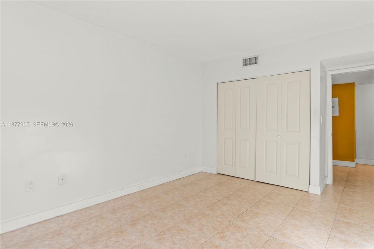 481 Ives Dairy Rd, Unit 303-4, Miami, FL 33179 Photo