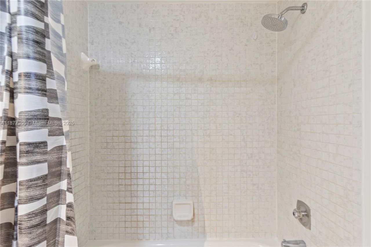 481 Ives Dairy Rd, Unit 303-4, Miami, FL 33179 Photo