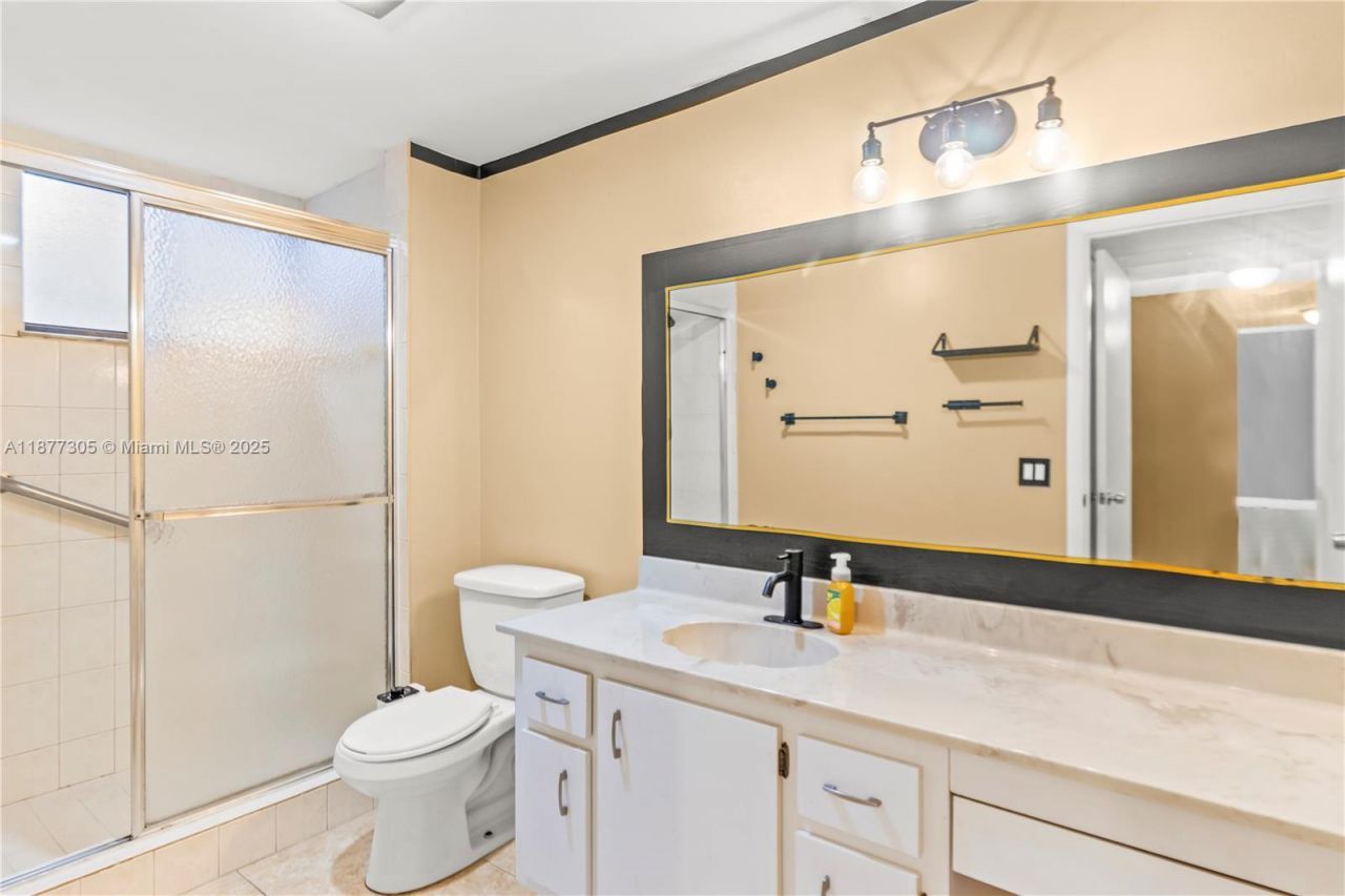 481 Ives Dairy Rd, Unit 303-4, Miami, FL 33179 Photo