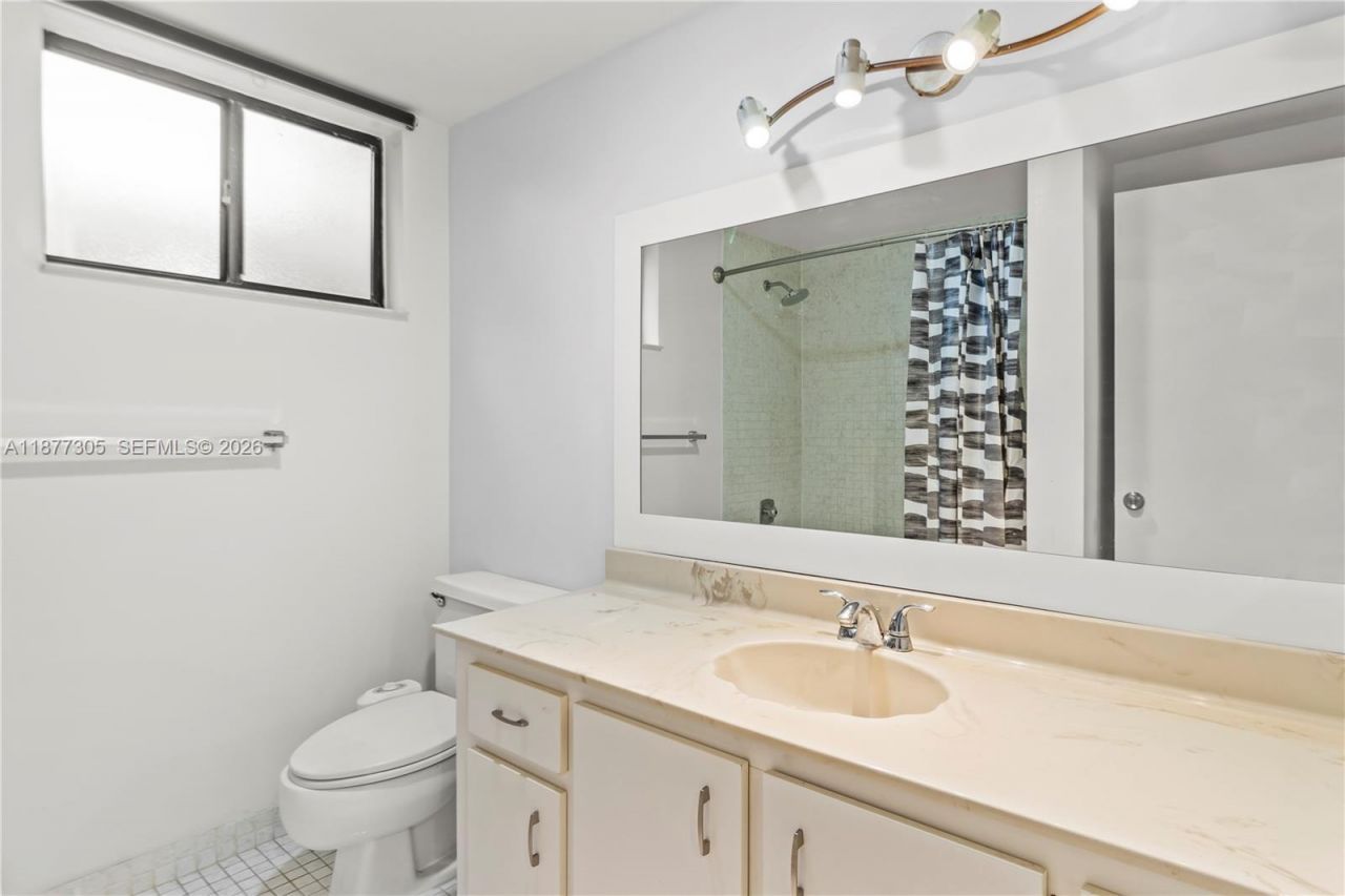 481 Ives Dairy Rd, Unit 303-4, Miami, FL 33179 Photo
