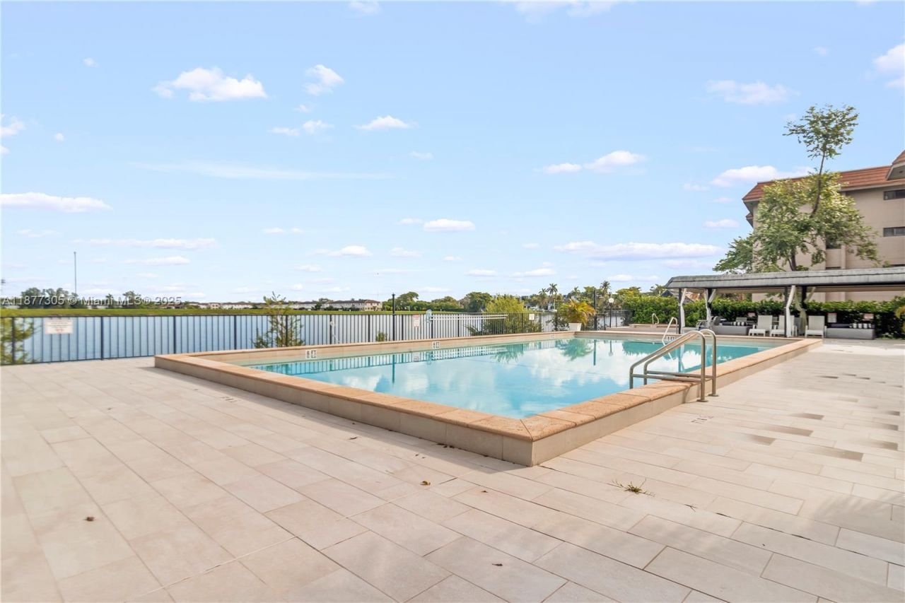 481 Ives Dairy Rd, Unit 303-4, Miami, FL 33179 Photo