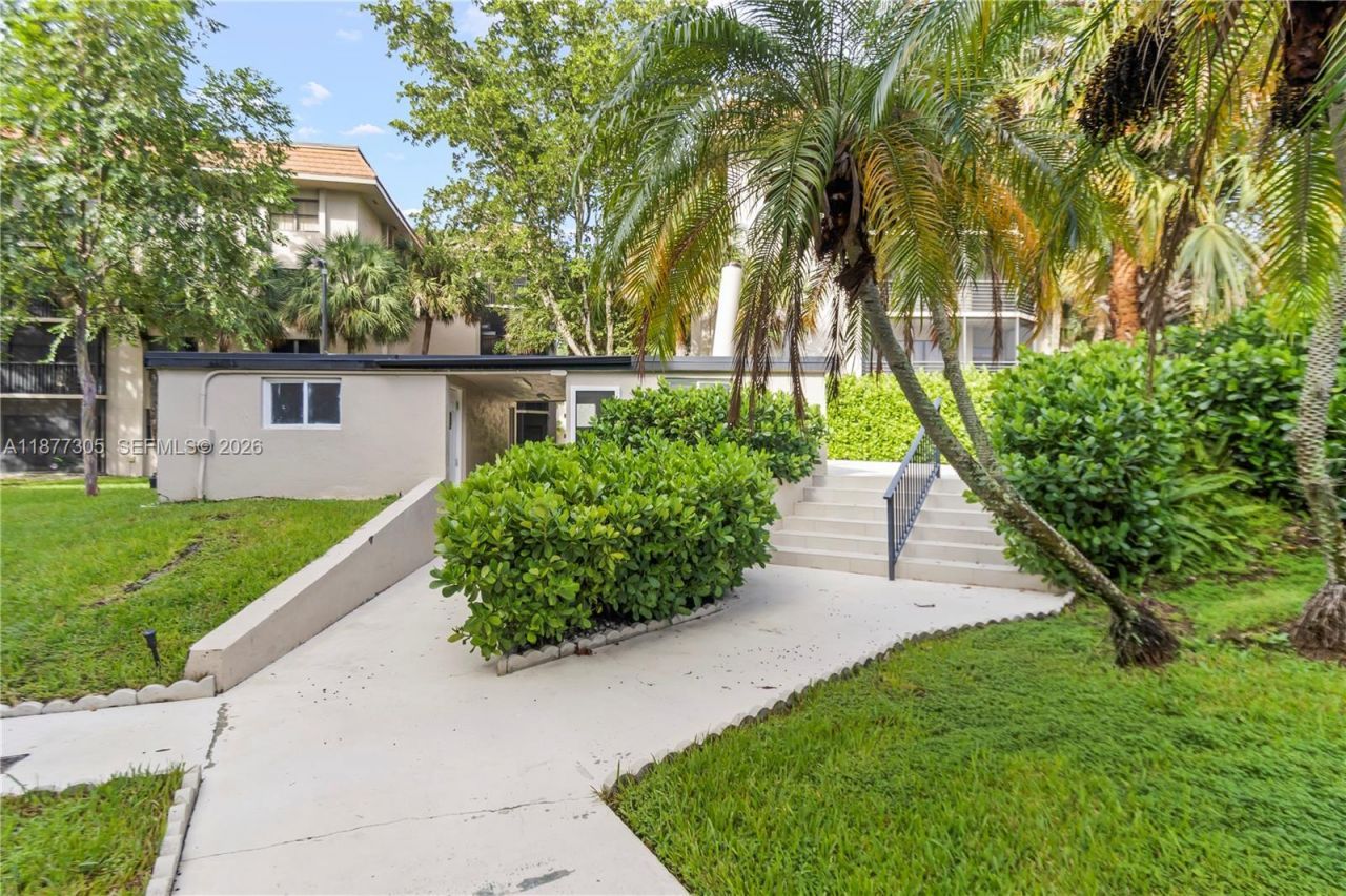 481 Ives Dairy Rd, Unit 303-4, Miami, FL 33179 Photo