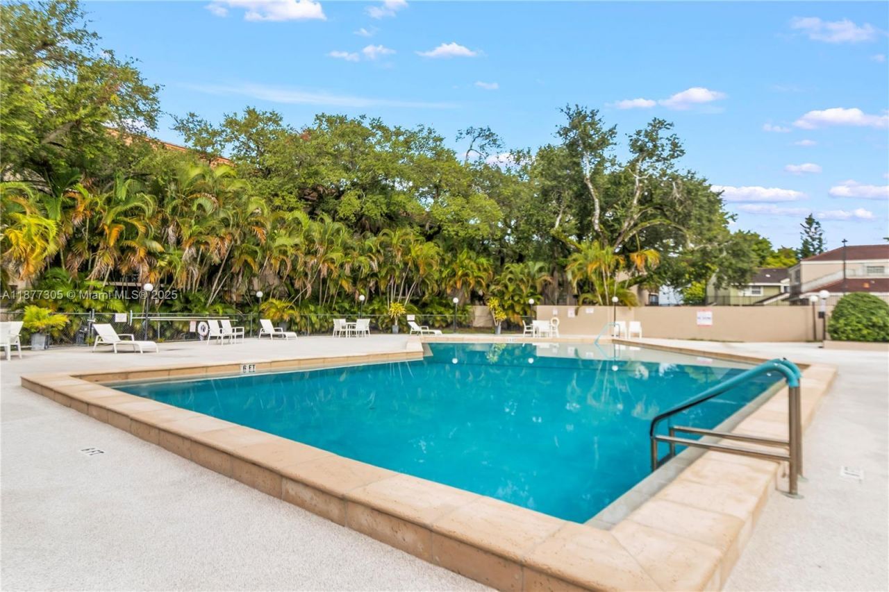 481 Ives Dairy Rd, Unit 303-4, Miami, FL 33179 Photo