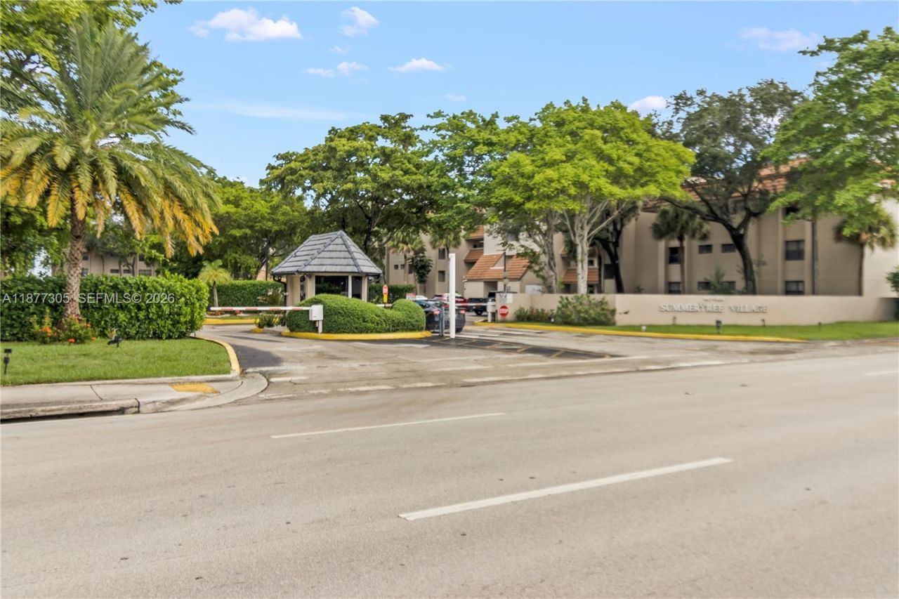 481 Ives Dairy Rd, Unit 303-4, Miami, FL 33179 Photo
