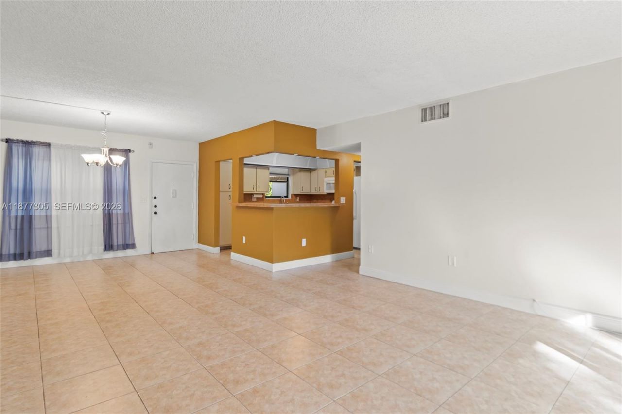 481 Ives Dairy Rd, Unit 303-4, Miami, FL 33179 Photo