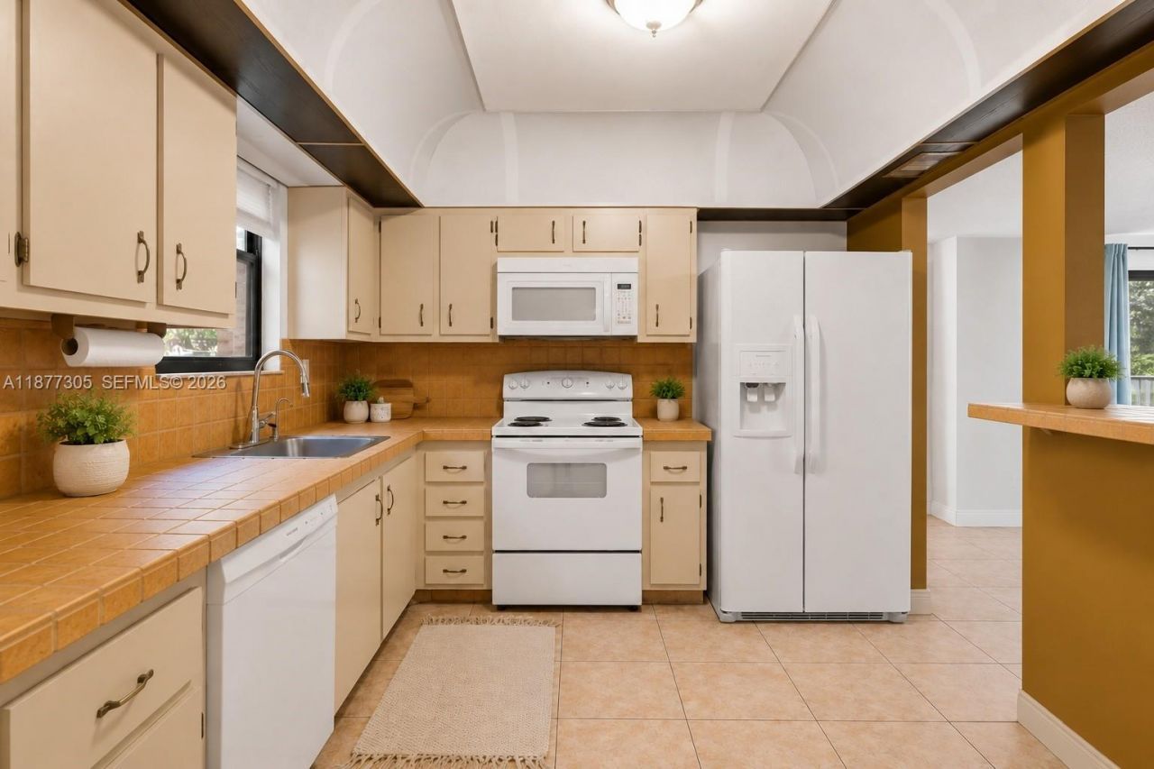 481 Ives Dairy Rd, Unit 303-4, Miami, FL 33179 Photo