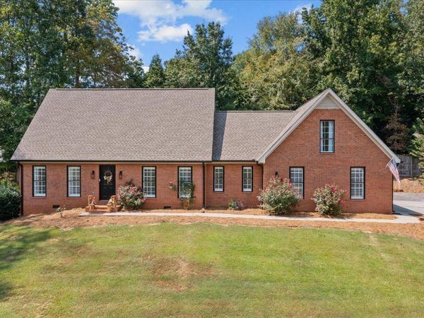 2654 Foxmore Circle, Dalton, GA 30720