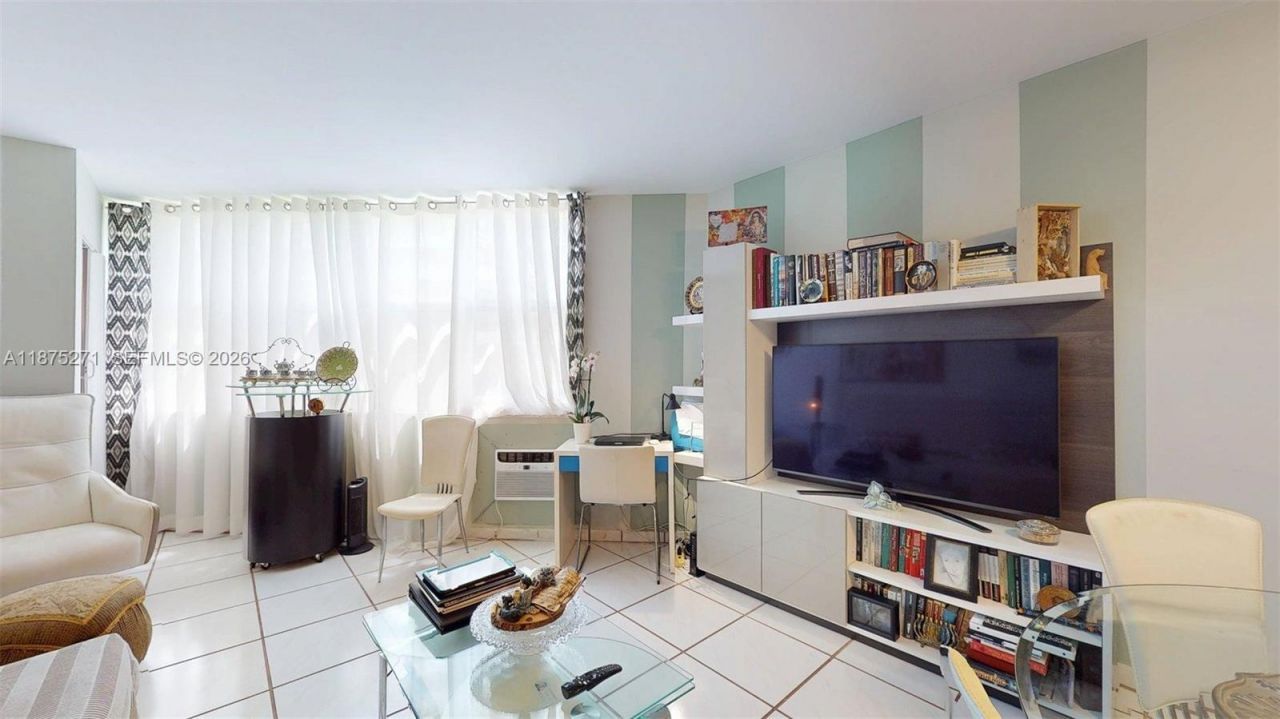 1936 S Ocean Dr, Unit 11D, Hallandale Beach, FL 33009 Photo