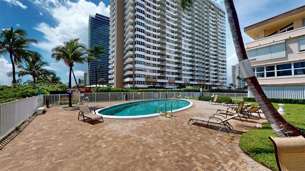 1936 S Ocean Dr, Unit 11D, Hallandale Beach, FL 33009 Photo