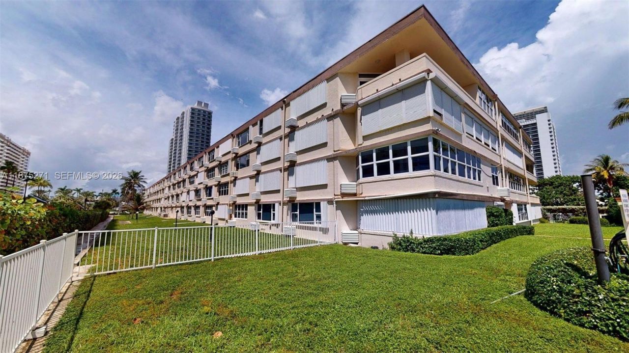 1936 S Ocean Dr, Unit 11D, Hallandale Beach, FL 33009 Photo