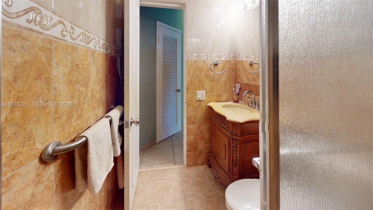 1936 S Ocean Dr, Unit 11D, Hallandale Beach, FL 33009 Photo