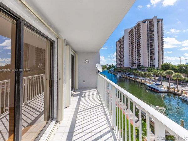 1650 NE 115th St, Unit 403, Miami, FL 33181