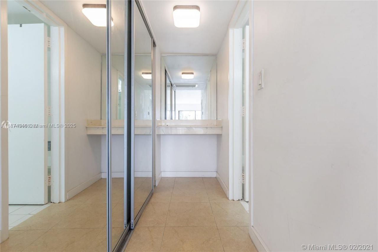 1650 NE 115th St, Unit 403, Miami, FL 33181 Photo