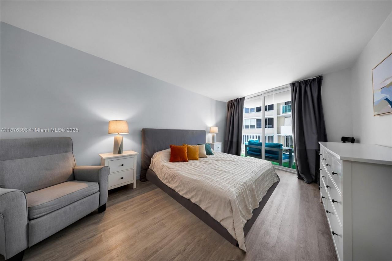 1228 West Ave, Unit 312, Miami Beach, FL 33139 Photo