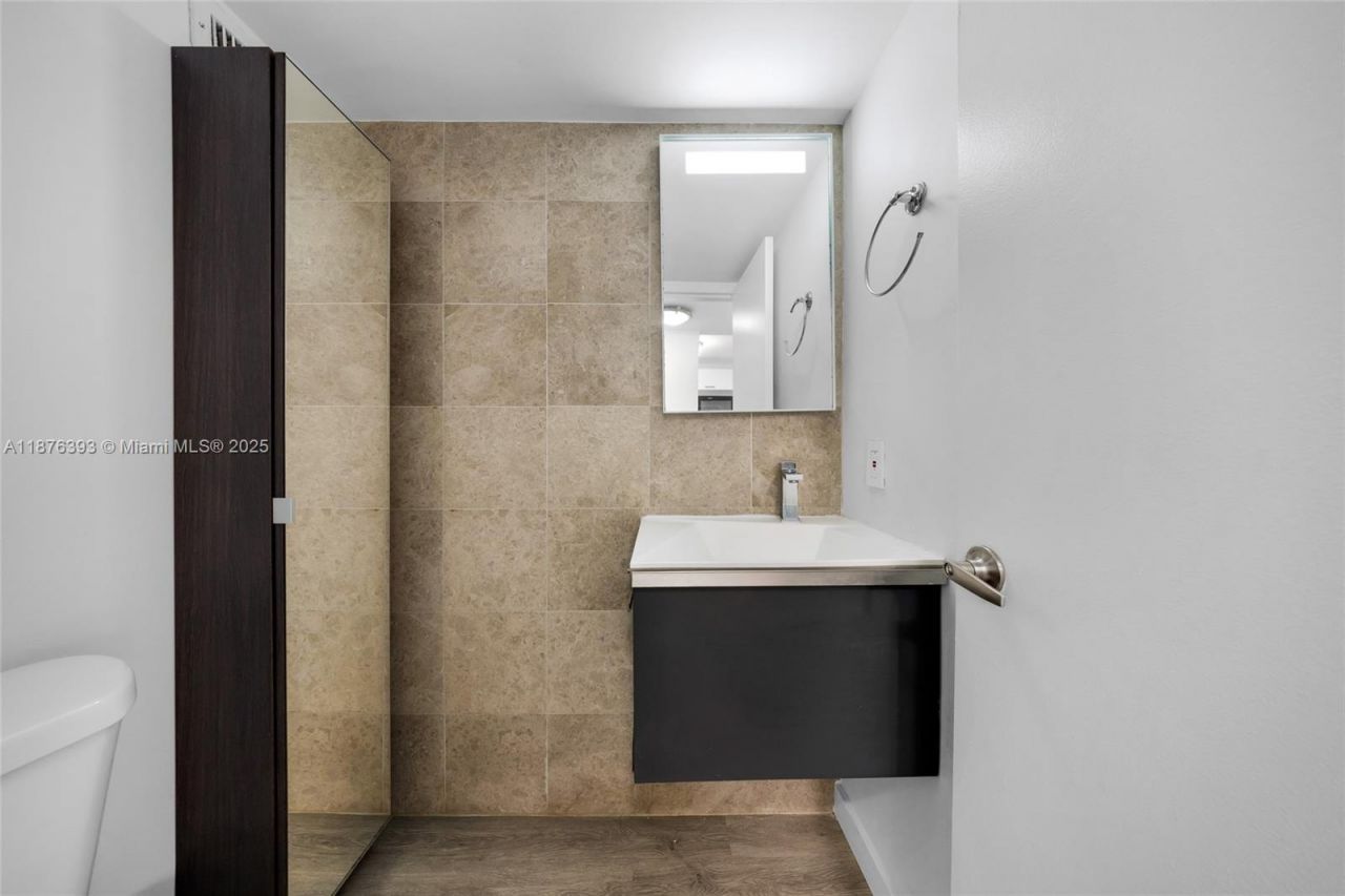 1228 West Ave, Unit 312, Miami Beach, FL 33139 Photo