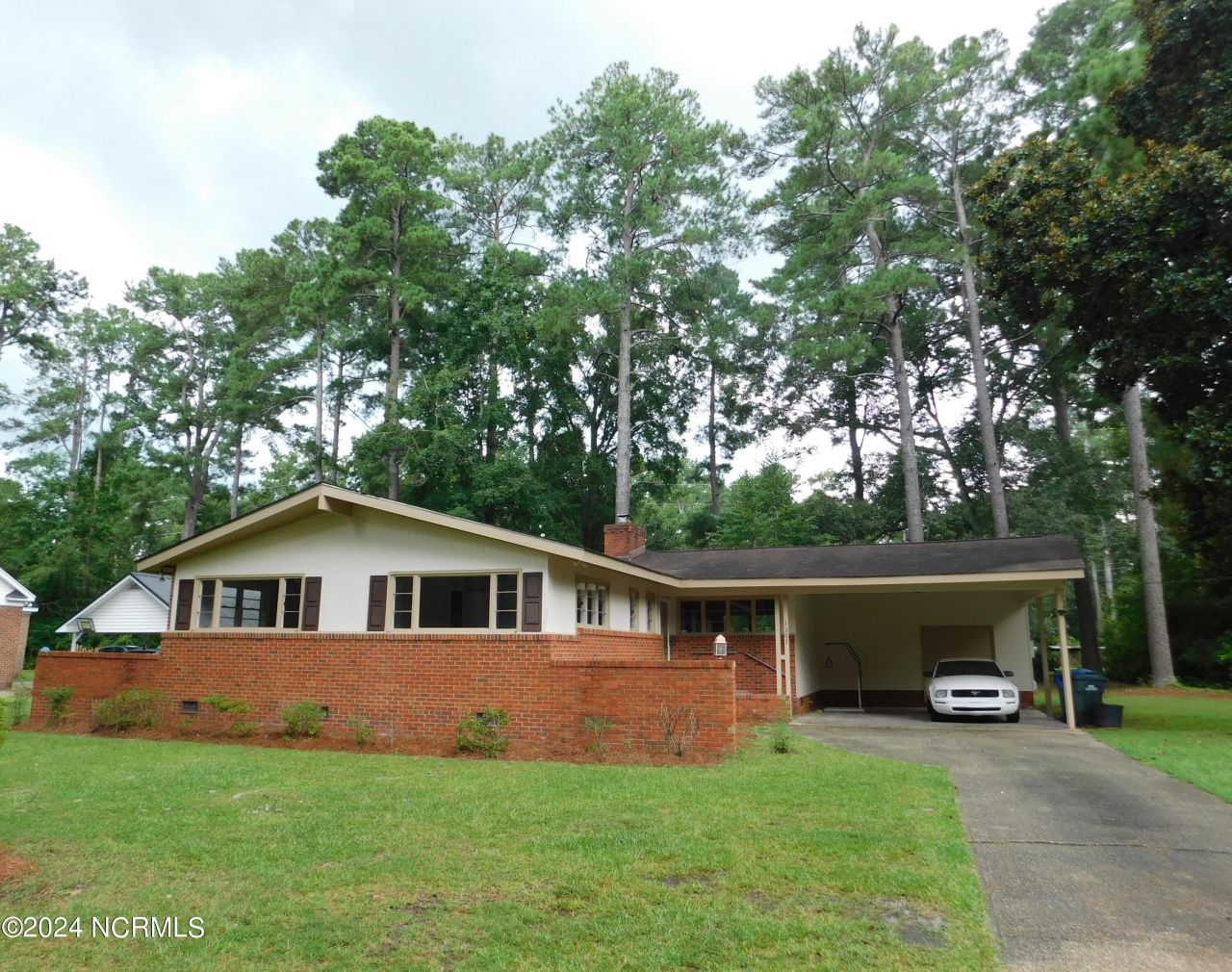 1303 Franklin Avenue, Laurinburg, NC 28352 Main Photo