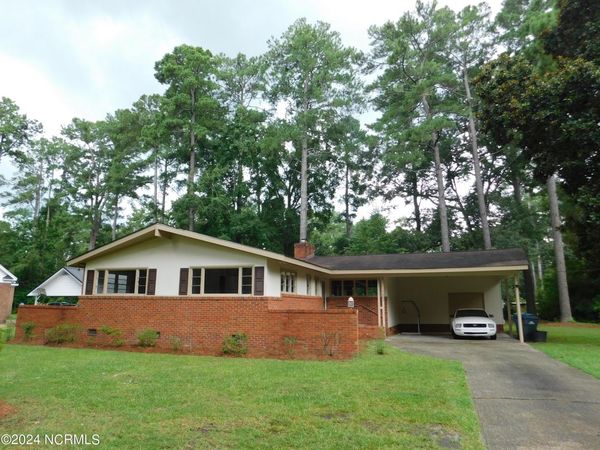 1303 Franklin Avenue, Laurinburg, NC 28352