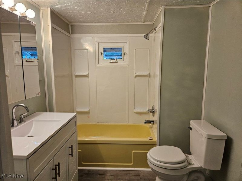 2305 E Waterloo Road, Akron, OH 44312 Photo 10